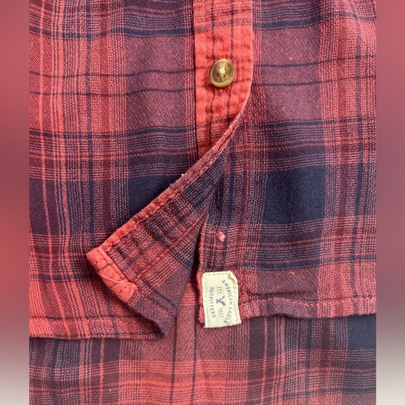 American Eagle Outfitters Red and Black Plaid Shirt. Boyfriend Fit. Size Small. - Picture 5 of 9